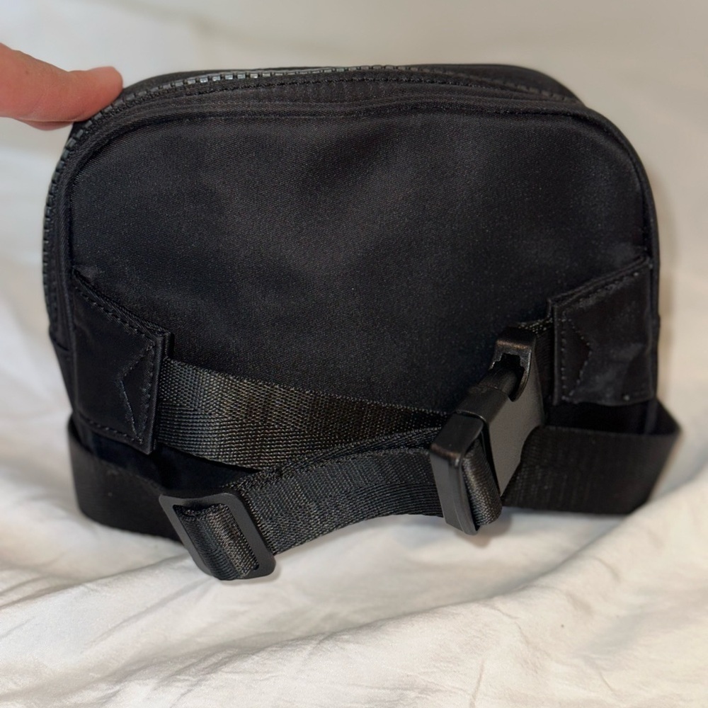Black Crossbody Fanny Pack ▪️ - Picture 3 of 7